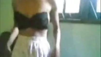 Cewek cantik toket gede mahasiswi cewek seksi pantat besar bermain dengan dildo