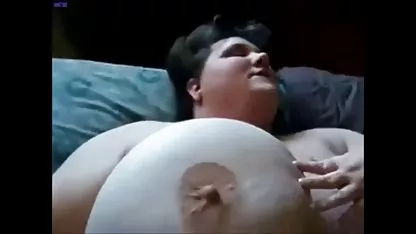 Saya suka bokep toket sexy sepong titit besar