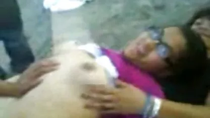 Hot pirang penetrasi ganda dan video toket cantik penyimpanan