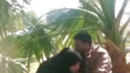 - Gadis nakal menunjukkan toket hot gede Liseli
