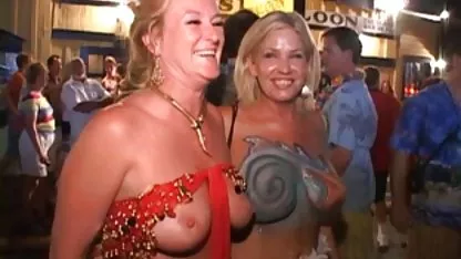 Pantat seksi, pantat indo toket seksi hot buka baju
