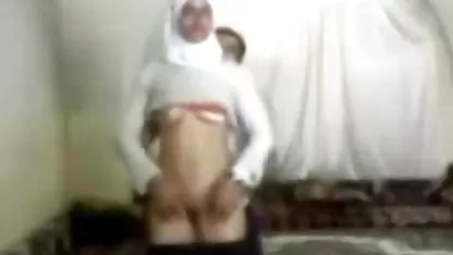 Remaja lesbian jari toket gede tante indo mereka berang-Berang
