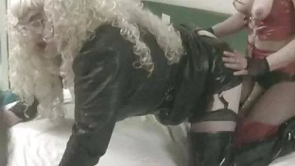Crystal Clark menggunakan mainan fuck her hot pussy video bokep sma toket gede dengan banyak siswa